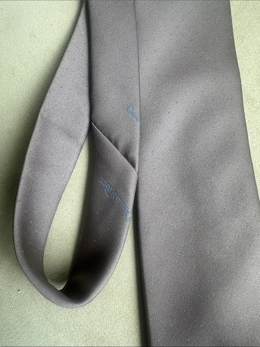 Oscar de la Renta sophisticated slate